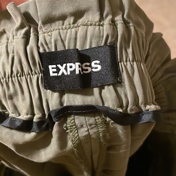 New! Express Olive Wide leg Paper bag pants - Picture 2 of 13